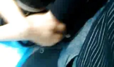Cô gái với lông phim sex moi nhat full hd tước trong một đường phố bận rộn