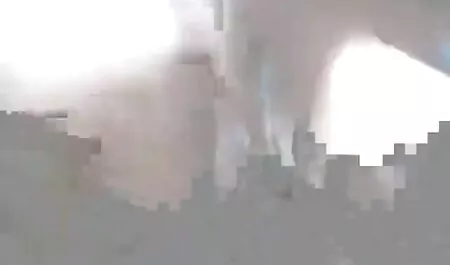 Một người nông dân chú ý đến những người phụ nữ phim jav hd moi nhat của tình dục và người đàn ông da đen.