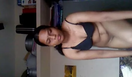 Đi vào phòng tắm và vuốt ve nhat ban sex hd âm đạo của cô.