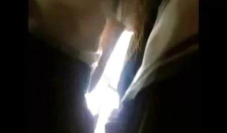 Tiêu đen chiên một phụ nữ da phim jav nhật vietsub đen trong một chiếc ghế thoải mái