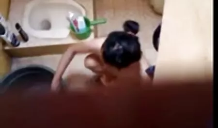 Cô gái có vui vẻ phim sex hd nhật bản không che với một cái bao cao su Gà