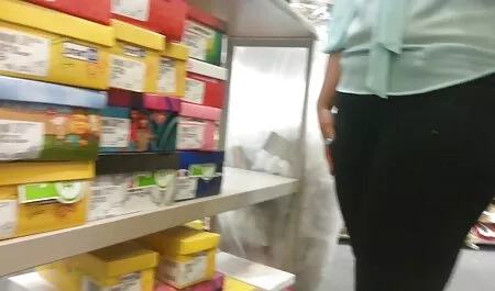 Người phụ nữ đặt các cô gái tóc vàng phim sex nhật không che trong gai và đau khổ với một con chim