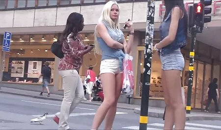 Cơ bắp, cô gái với bộ ngực đẹp, tải phim sex nhat vuốt ve người đàn ông nhỏ
