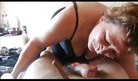 Mở phim sex nhat ban hay nhat chân cô tỏa sáng với quần đỏ dưới váy