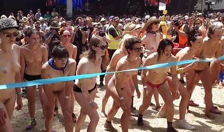 Người đàn ông hài lòng với khuôn mặt kho phim sex japan sau khi làm tình