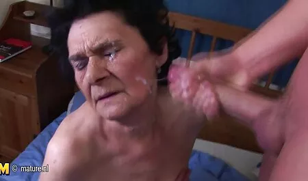 Một phụ nữ xinh đẹp ăn bằng những ngón phim sex vlxx moi nhat tay cố định.