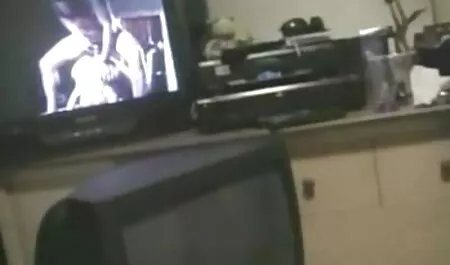 Một người đàn ông phim sex japan moi nhat giàu có ai trả tiền cho một người nga cheat