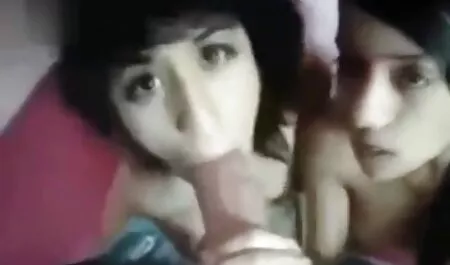 Đầu vú, được mong manh trên màn hình trước đụ nhật bản mặt các máy quay và cho nắp