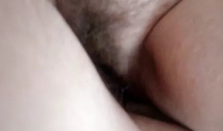 Một người phụ nữ có thai khoai tây chiên của mình, phim sex nhật bản hay với một mảnh đạn.