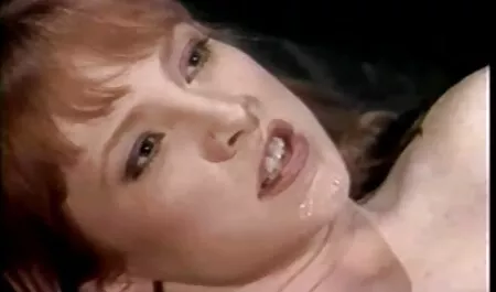 Mắt xanh sinh viên tóc ngắn fuck đạo phim sex hay moi nhat với một cây bút